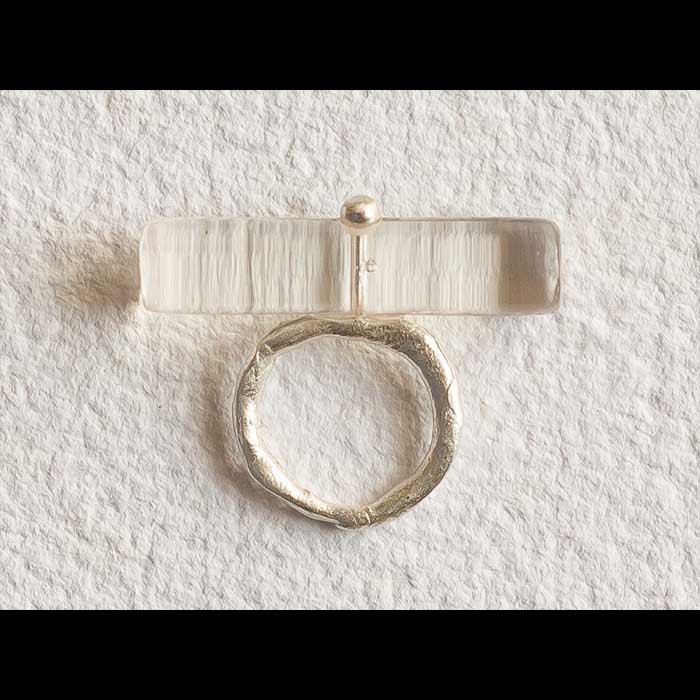 Víztiszta plexiglass gyűrű. 